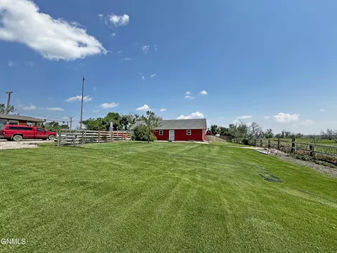 721 Riverside Dr, Williston, ND 58801 photo 33