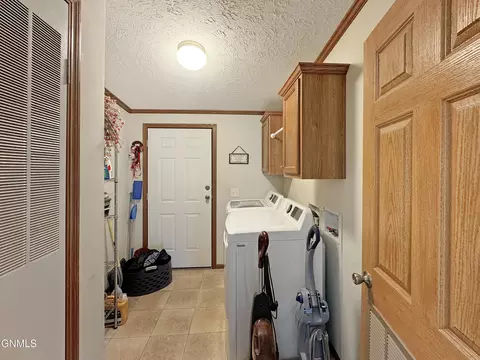 721 Riverside Dr, Williston, ND 58801 photo 18