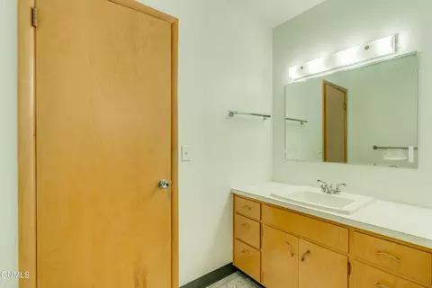 Bath - 2014 Rosser Ave, Bismarck, ND 58501 photo 3 of 3