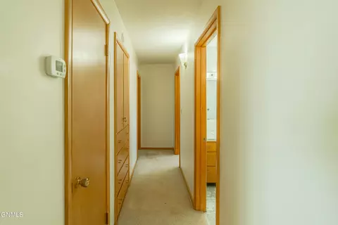 Entry Way - 2014 Rosser Ave, Bismarck, ND 58501 photo 1 of 4