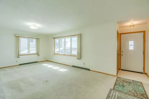Living - 2014 Rosser Ave, Bismarck, ND 58501 photo 1 of 2