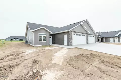 2923 Baltimore Dr, Bismarck, ND 58504 photo 24