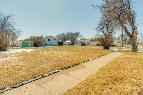 1805 Bowen Ave, Bismarck, ND 58504 photo 28