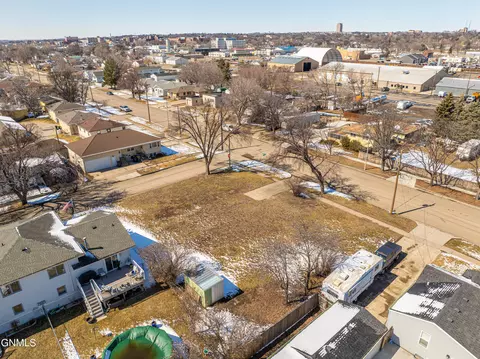 1805 Bowen Ave, Bismarck, ND 58504 photo 11