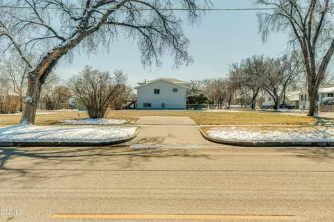 1805 Bowen Ave, Bismarck, ND 58504 photo 24