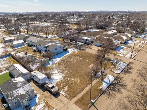 1805 Bowen Ave, Bismarck, ND 58504 photo 13
