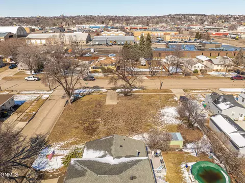 1805 Bowen Ave, Bismarck, ND 58504 photo 10