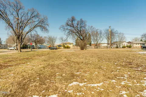 1805 Bowen Ave, Bismarck, ND 58504 photo 33