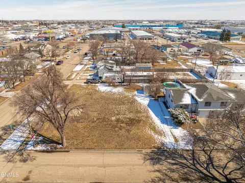 1805 Bowen Ave, Bismarck, ND 58504 photo 8