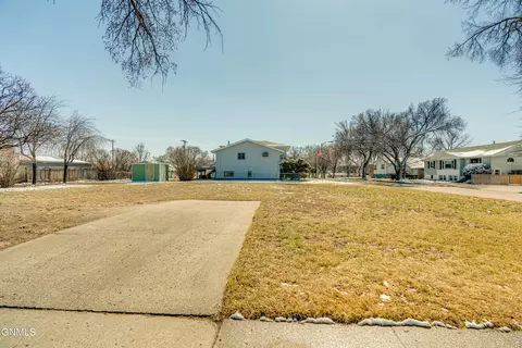 1805 Bowen Ave, Bismarck, ND 58504 photo 27