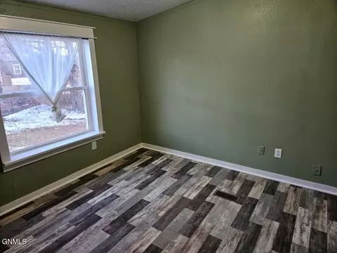 208 A St, Dickinson, ND 58601 photo 20