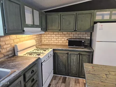 208 A St, Dickinson, ND 58601 photo 5