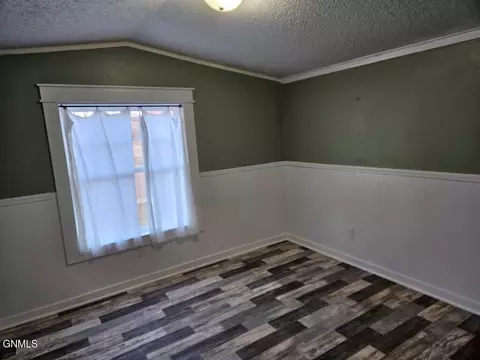 208 A St, Dickinson, ND 58601 photo 8