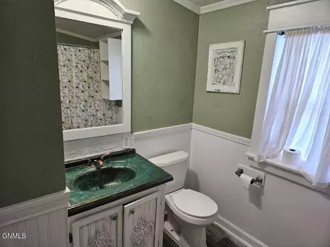 208 A St, Dickinson, ND 58601 photo 17