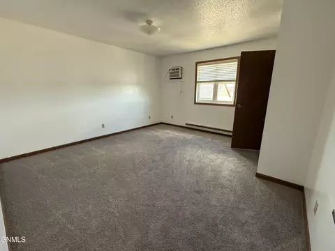 3114 18th Ave W, Williston, ND 58801 photo 6