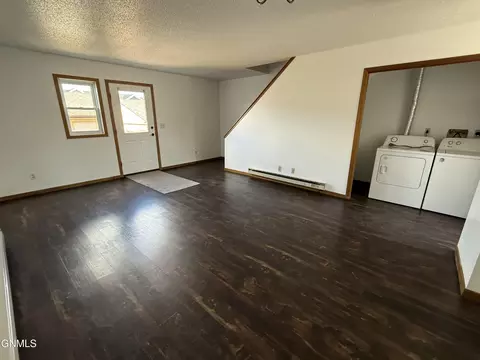 3114 18th Ave W, Williston, ND 58801 photo 5