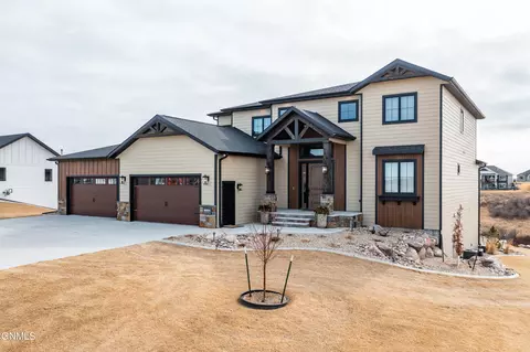 8504 Norman Pl, Bismarck, ND 58503