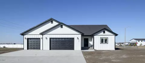 406 Mehrer Dr, Bismarck, ND 58504