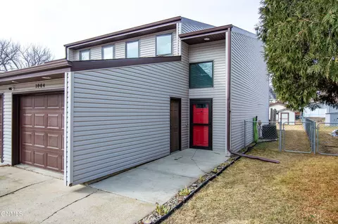 1004 Lincoln Ave, Bismarck, ND 58504