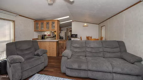 4309 Claridge Loop, Bismarck, ND 58503 photo 11