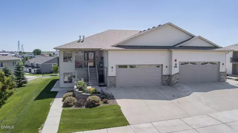 1519 N 35th St, Bismarck, ND 58501