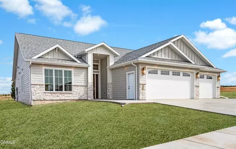 3946 Valley Dr, Bismarck, ND 58503 photo 35