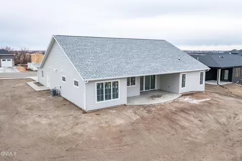 3946 Valley Dr, Bismarck, ND 58503 photo 33