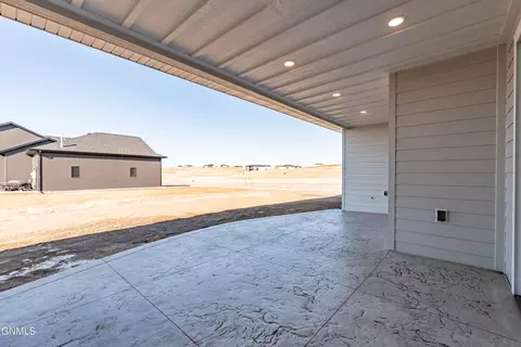 3946 Valley Dr, Bismarck, ND 58503 photo 9