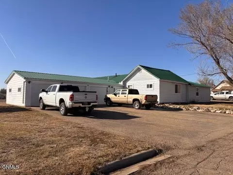 422 Jackson St, Plentywood, MT 59254