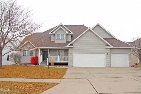 1722 Valley Dr, Bismarck, ND 58503