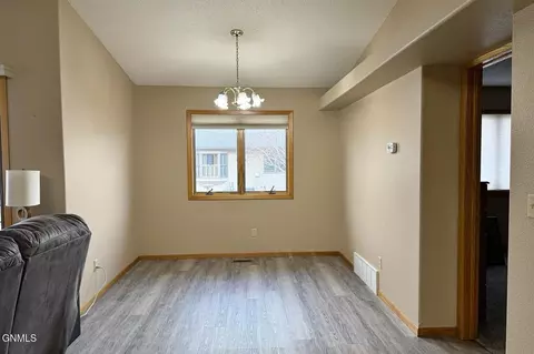 1811 15th Ave W, Williston, ND 58801 photo 24