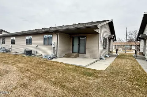 1811 15th Ave W, Williston, ND 58801 photo 49