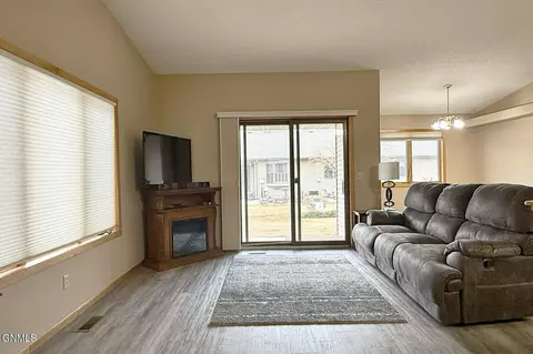 1811 15th Ave W, Williston, ND 58801 photo 16