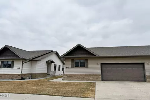 1811 15th Ave W, Williston, ND 58801 photo 46