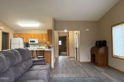 1811 15th Ave W, Williston, ND 58801 photo 17