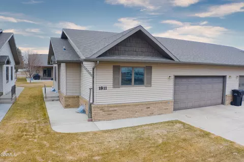 1811 15th Ave W, Williston, ND 58801 photo 48