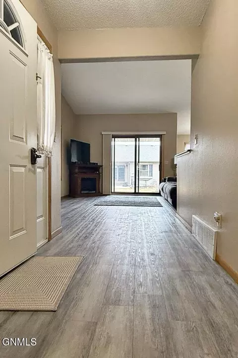 1811 15th Ave W, Williston, ND 58801 photo 11