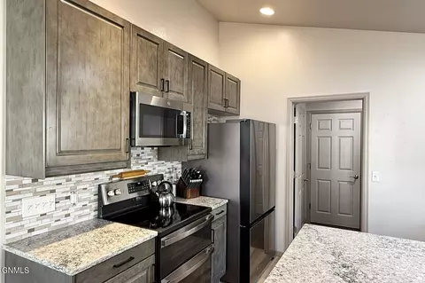 2014 23rd St W, Williston, ND 58801 photo 29