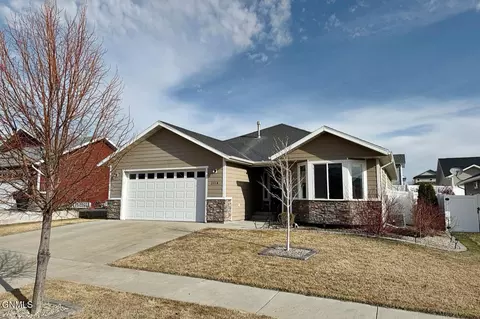 2014 23rd St W, Williston, ND 58801 photo 4