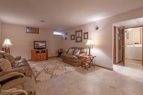 1117 7th Ave E, Williston, ND 58801 photo 20