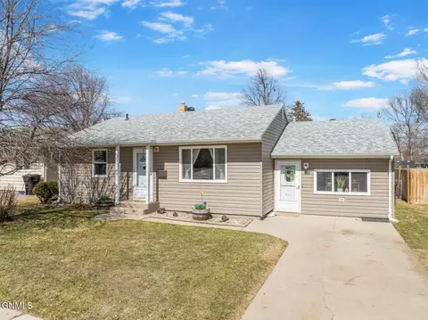 720 16th St W, Williston, ND 58801