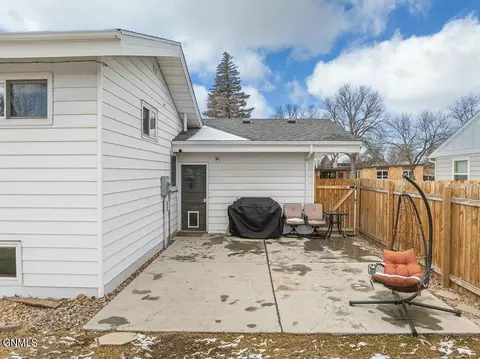 514 13th Ave W, Williston, ND 58801 photo 5