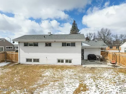 514 13th Ave W, Williston, ND 58801 photo 4