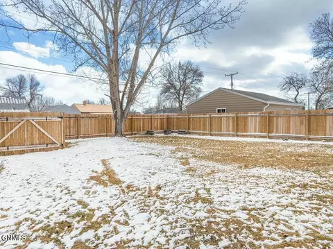514 13th Ave W, Williston, ND 58801 photo 6