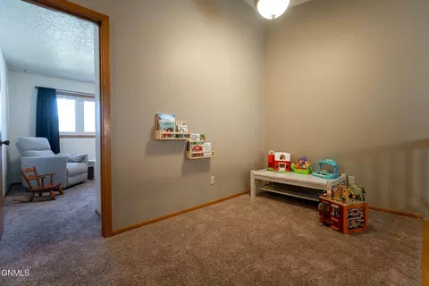 109 Brandon Dr, Bismarck, ND 58503 photo 37