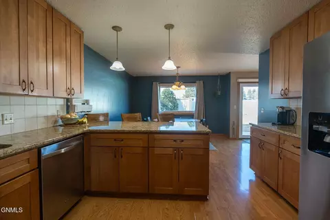 109 Brandon Dr, Bismarck, ND 58503 photo 33