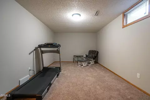 109 Brandon Dr, Bismarck, ND 58503 photo 51