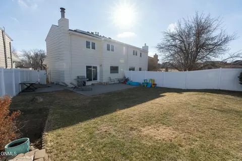 109 Brandon Dr, Bismarck, ND 58503 photo 17