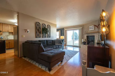 109 Brandon Dr, Bismarck, ND 58503 photo 20