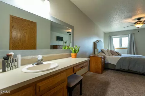 109 Brandon Dr, Bismarck, ND 58503 photo 47